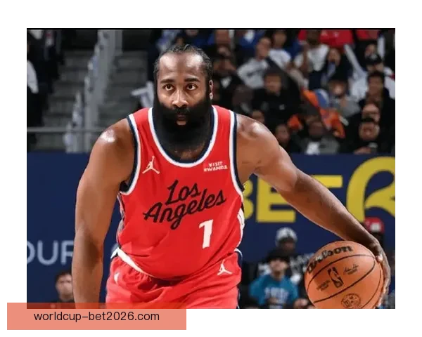 哈登谈客场防守策略 逐步调整状态寻求球队胜利